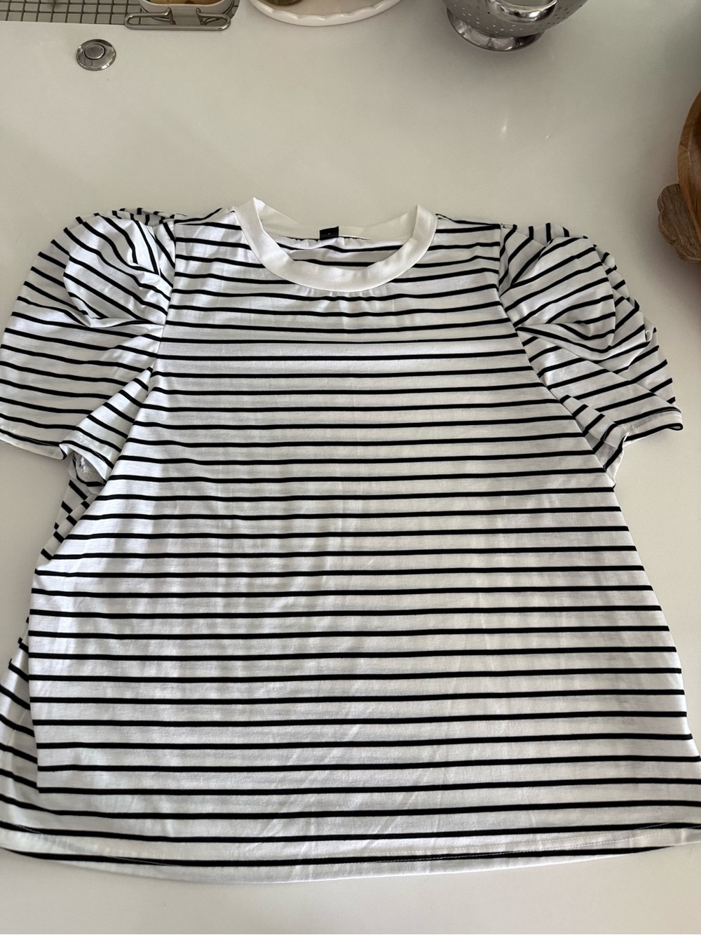 SHEIN Black and White Striped Puff Sleeve Tee